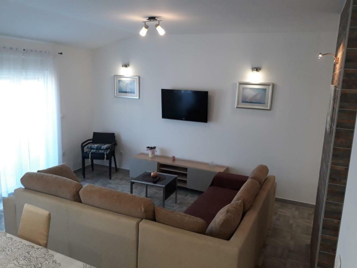 Apartman Dani-Podstrana Leilighet Eksteriør bilde